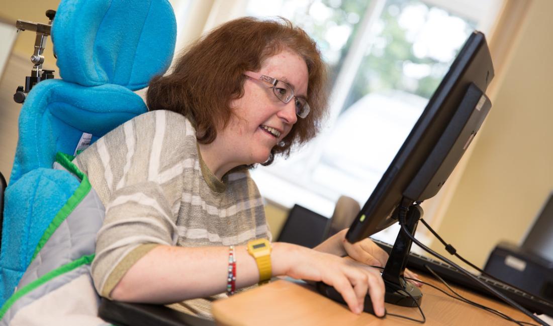 Woman using a computer.jpg Thumbnail